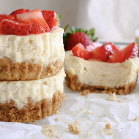 Cheesecakes with Strawberries