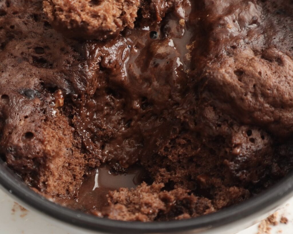 Gooey chocolate mug cake centre 